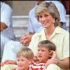 Lady Di avec les princes William et Harry à Majorque en juillet 1987