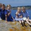 Les enfants - la nouvelle princesse héritière Elisabeth, 11 ans, le prince Gabriel, 10 ans le 20 août, le prince Emmanuel, 7 ans, et la princesse Eléonore, 5 ans - du roi Philippe et la reine Mathilde de Belgique en vacances, sur l'Île d'Yeu, où ils sont arrivés le 23 juillet 2013.