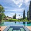 Sheryl Crow vend un lot de trois maisons à Los Angeles pour 12,5 millions de dollars.