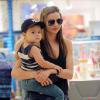 Miranda Kerr va faire du shopping avec son fils Flynn à New York, le 28 juillet 2013.