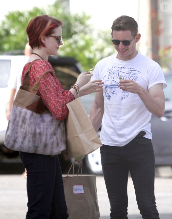Evan Rachel Wood et Jamie Bell ont fait du shopping à Los Angeles, le 11 juillet 2012.