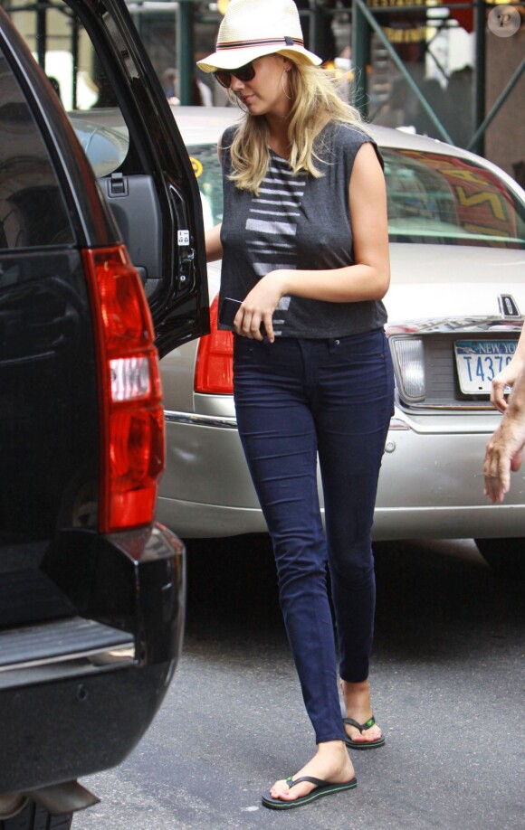 Kate Upton sur le tournage de The Other Woman à New York, le 28 juin 2013.
