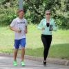 Ireland Baldwin et son petit ami Slater Trout font leur jogging dans Central Park à New York, le 24 juillet 2013.