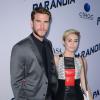 Liam Hemsworth et Miley Cyrus à la première du film Paranoia au DGA Theater de Los Angeles, le 8 août 2013.