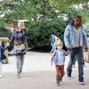 Kerry Katona (Atomic Kitten) au zoo de Chester avec son nouveau boyfriend George Kay et ses enfants Heidi (6 ans) et Maxwell (5 ans), nés de son mariage avec Mark Croft.