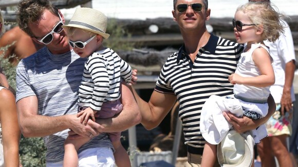 Neil Patrick Harris à Saint-Tropez avec mari, enfants et le clan d'Elton John