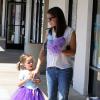 Jennifer Garner avec sa fille Seraphina dans le quartier de Pacific Palisades à Los Angeles, le 9 août 2013.