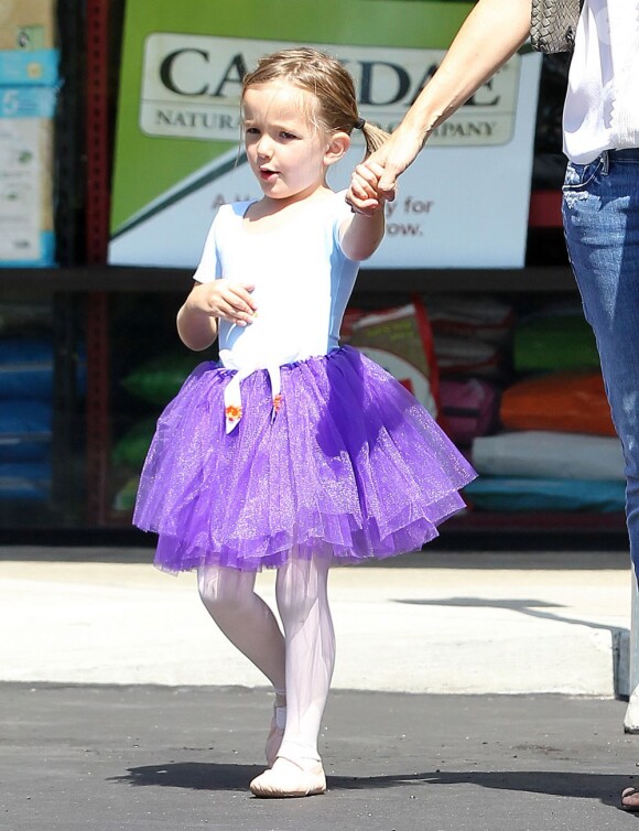 Jennifer Garner emmène sa fille Seraphina à son cours de danse à Pacific Palisades, le 9 août 2013.
