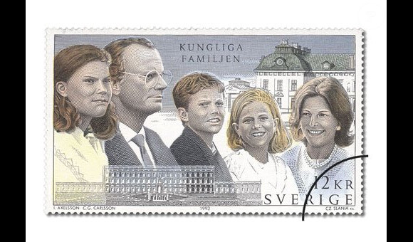Un des timbres de 1993 à l'effigie du roi Carl XVI Gustaf de Suède, en famille, pour les 20 ans de son règne.