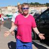 Elton John à Saint-Tropez avec son mari David Furnish après son operation de l'appendicite le 12 août 2013