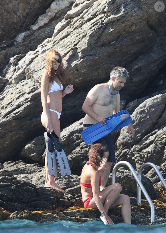 Carla Bruni-Sarkozy en vacances au Cap Nègre le 3 août 2013