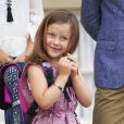  La princesse Isabella de Danemark, 6 ans, faisait le 13 août 2013, accompagnée par ses parents la princesse Mary et le prince Frederik, sa rentrée des classes à l'école Tranegård de Hellerup, une ville de la municipalité de Gentofte (nord de Copenhague). 