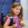  Mary et Frederik de Danemark accompagnaient leur fille la princesse Isabella, 6 ans, le 13 août 2013 pour sa rentrée des classes à l'école Tranegård de Hellerup, une ville de la municipalité de Gentofte (nord de Copenhague). 