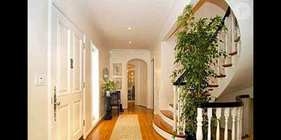 Jennie Garth et Peter Facinelli vendent leur villa de Los Angeles pour la somme de 3,99 millions de dollars.