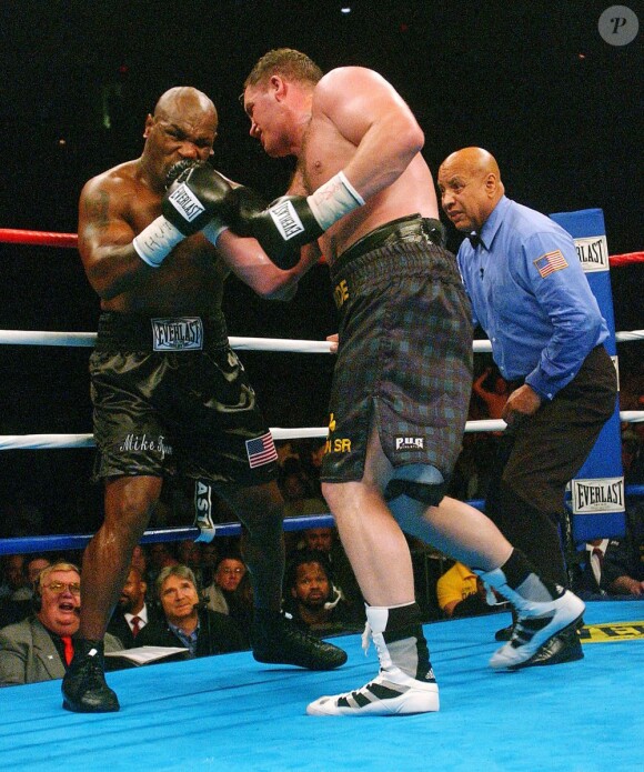 Kevin McBride contre Mike Tyson à Washington, le 11 juin 2005.