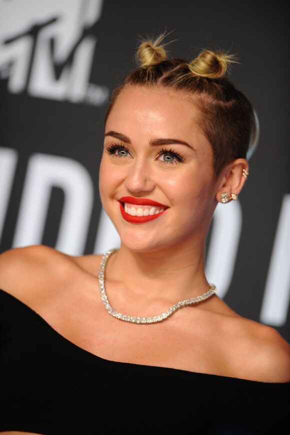 Miley Cyrus au MTV Video Music Awards 2013 au Barclays Center à New York, le 25 août 2013.