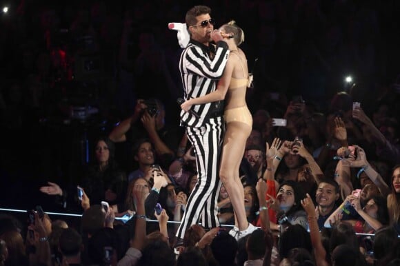 Robin Thicke et Miley Cyrus lors des MTV Video Music Awards au Barclays Center à New York, le 25 août 2013.