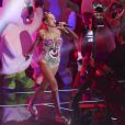 Miley Cyrus sur la scène des MTV Video Music Awards à New York, le 25 août 2013.