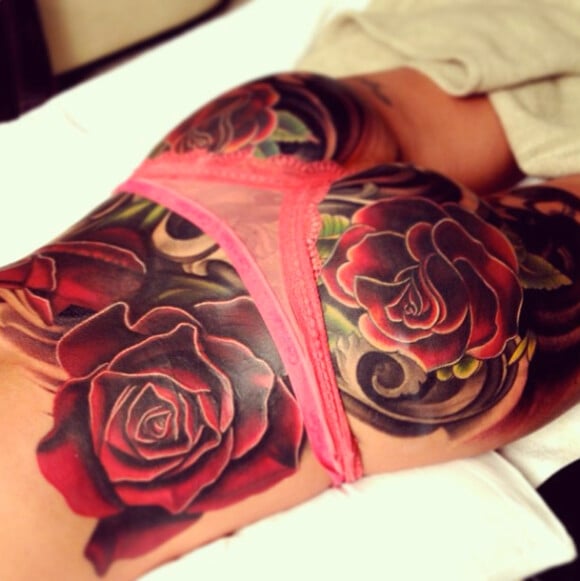 Le postérieur tatoué de Cheryl Cole, dévoilé le 24 août 2013.