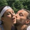 Marion Bartoli et Bob Sinclar partagent un moment de bonheur sur un court parisien, le 10 juillet 2013