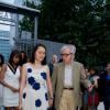 Woody Allen avec sa femme Soon-Yi à la première du film "Blue Jasmine" à l'UGC Bercy, Paris, le 27 août 2013.