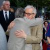 Roman Polanski et Woody Allen se saluent à la première du film "Blue Jasmine" à l'UGC Bercy, Paris, le 27 août 2013.