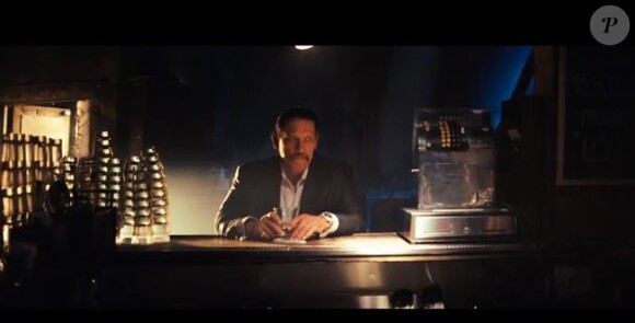 Danny Trejo dans le clip Loco d'Enrique Iglesias.
