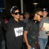 Rihanna arrive à l’aéroport LAX à Los Angeles, avec sa mère Monica Braithwaite et son petit frère Rajad. Le 27 août 2013.