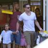 Casper Smart emmène Max et Emme, les enfants de Jennifer Lopez, faire du shopping au centre commercial à Century City, le 28 août 2013.