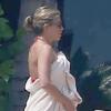 Exclusif - Jennifer Aniston cache son ventre en vacances à Mexico, le 20 août 2013.