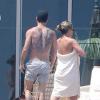 Exclusif - Jennifer Aniston cache son ventre, avec son fiancé Justin Theroux en vacances à Mexico, le 20 août 2013.