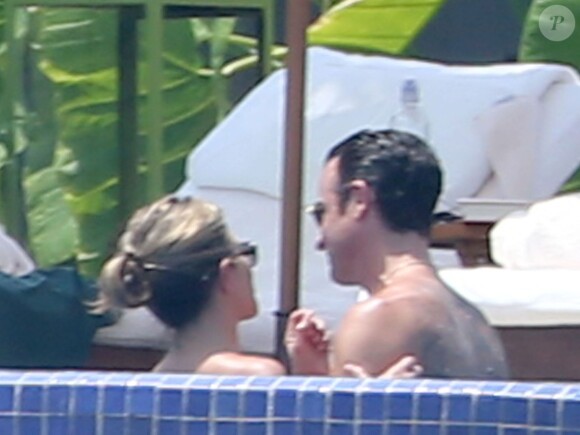 Exclusif - Jennifer Aniston en vacances avec son fiancé Justin Theroux à Mexico, le 20 août 2013.
