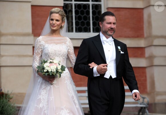 Vicky Andren et Gustaf Magnuson - Mariage de Gustaf Magnuson (fils de la soeur du roi Carl XVI Gustaf de Suède) et Vicky Andren au château d'Ulriksdals à Stockholm, le 31 août 2013.