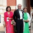 La reine Silvia de Suède, le roi Carl XVI Gustaf de Suède, la reine Sonja de Norvège - Mariage de Gustaf Magnuson (fils de la soeur du roi Carl XVI Gustaf de Suède) et Vicky Andren au château d'Ulriksdals à Stockholm, le 31 août 2013.