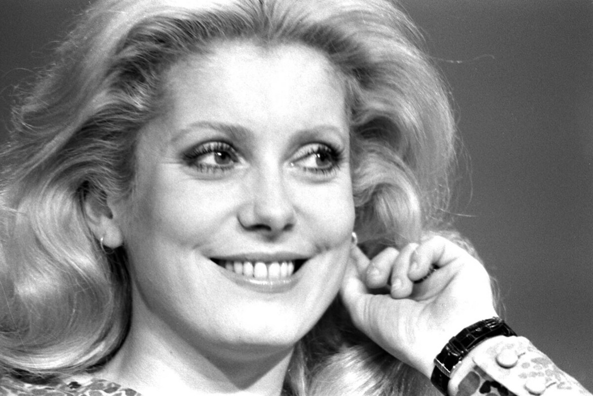 Photo Catherine Deneuve en 1977. Purepeople Photo Catherine Deneuve en 1977. Purepeople