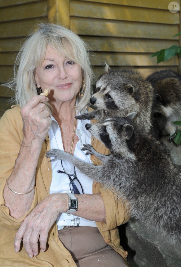 Exclusif - Mylène Demongeot dans sa propriété en Mayenne, avec ses animaux, le 1er juillet 2012.
