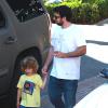 Exclusif - Jordan Bratman fait du shopping avec son fils Max à Los Angeles, le 3 septembre 2013.