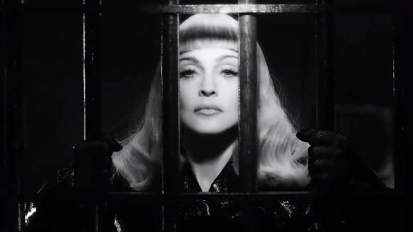 Madonna, derrière les barreaux et violentée, prête à révéler son secret