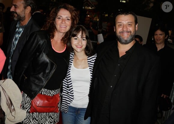 Laurence Oltuski, Syrielle Mejias et Guy Lecluyse au cinéma Gaumont Marignan pour la présentation de la 3e saison de SODA, à Paris, le 6 septembre 2013.