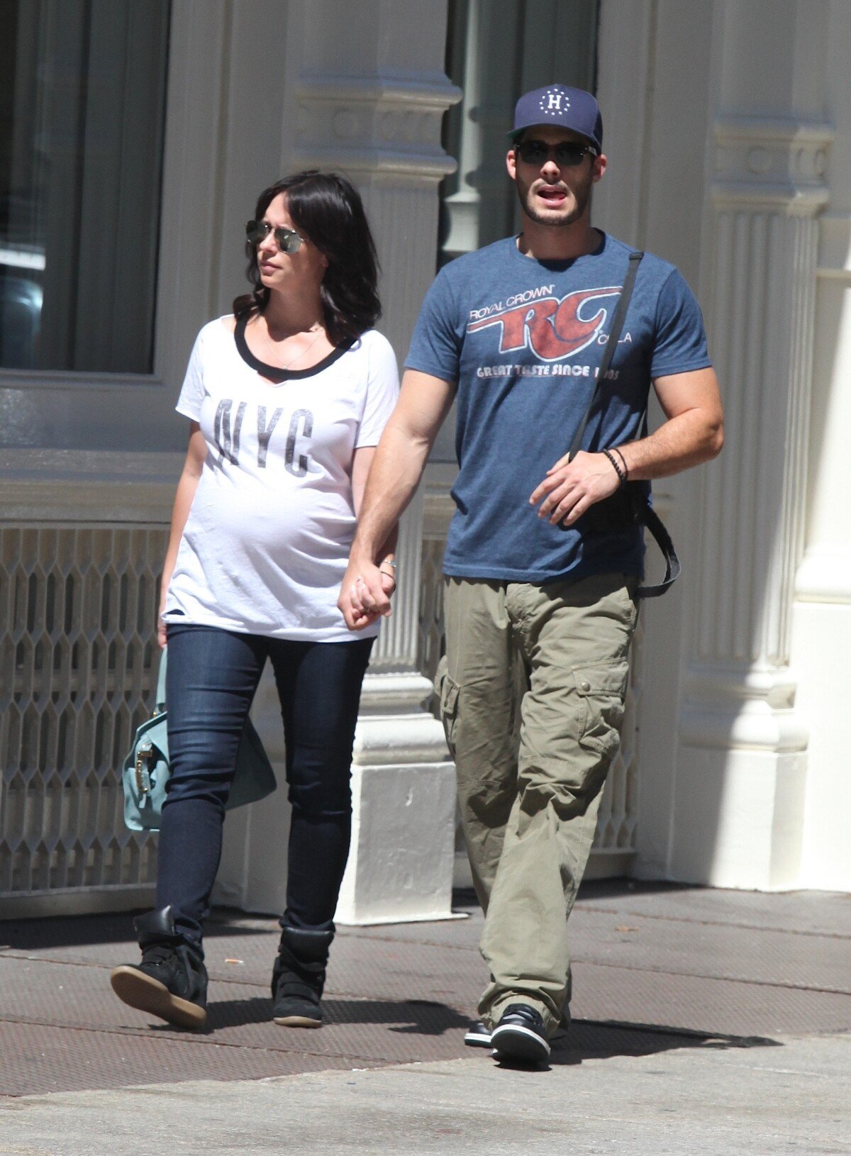 Photo : Jennifer Love Hewitt et son fiancé Brian Hallisay dans SoHo à New  York le 24 août 2013 - Purepeople