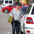 Exclusif - Jennifer Love Hewitt, enceinte, fait du shopping à Los Angeles le 4 septembre 2013