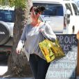 Exclusif - Jennifer Love Hewitt, enceinte, fait du shopping à Los Angeles le 4 septembre 2013