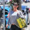 Exclusif - Jennifer Love Hewitt, enceinte, fait du shopping à Los Angeles le 4 septembre 2013
