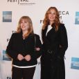  Julia Roberts et sa soeur Lisa Roberts Gillan au Festival du film de Tribeca 2011 à New York le 23 avril 2011. 