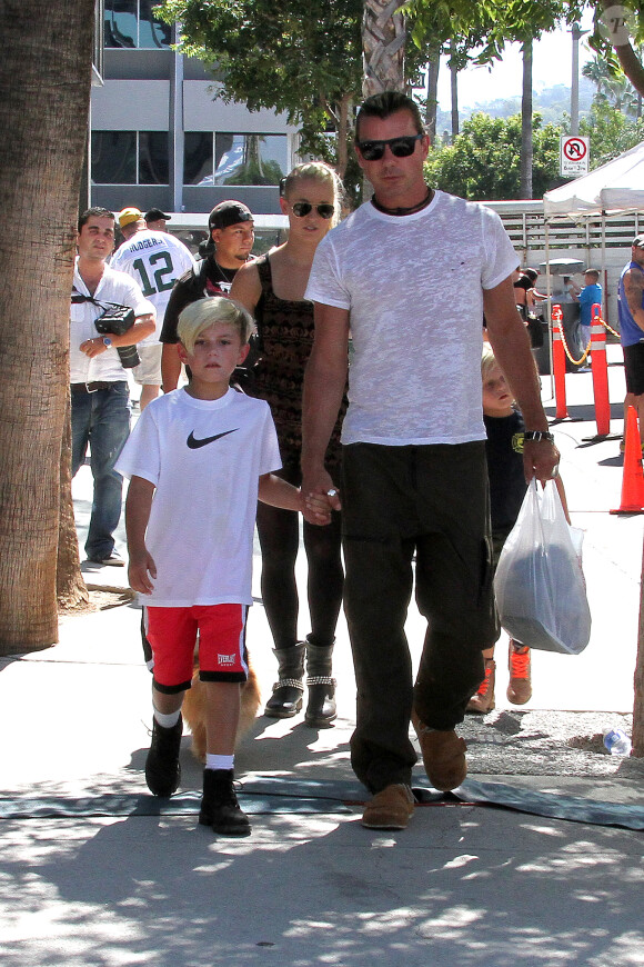 Les fils de Gwen Stefani, Kingston et Zuma avec leur père Gavin Rossdale à Los Angeles, le 8 septembre 2013.