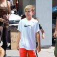 Les fils de Gwen Stefani, Kingston et Zuma avec leur père Gavin Rossdale à Los Angeles, le 8 septembre 2013.