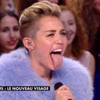 Miley Cyrus au Grand Journal: Elle donne des cours de langue à Antoine de Caunes