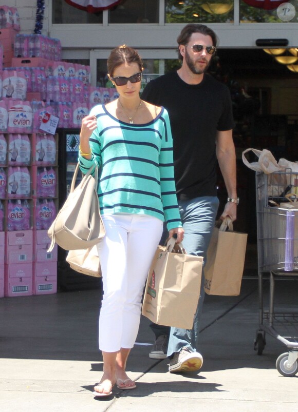 Jordana Brewster et son mari Andrew Form à Los Angeles, le 8 juillet 2012.