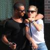 Exclusif - le top Doutzen Kroes et son mari Sunnery James font du shopping chez American Apparel à New York, le 12 septembre 2013. La belle blonde semble bouder son homme