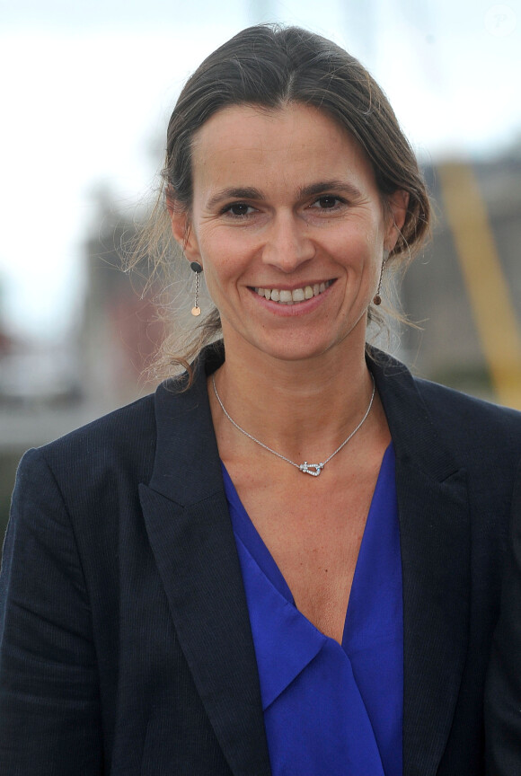 La ministre de la Culture et de la Communication Aurélie Filippetti pose pour le photocall du téléfilm 'A Corde Tendue' durant le 15e Festival de la Fiction TV de La Rochelle. Le 12 septembre 2013.